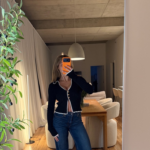 jorja amari Sweaters - Chic Black Button-Up Women's Cardigan